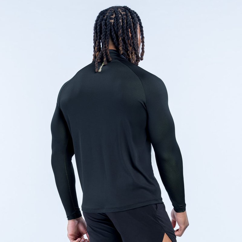 Unbound Quarter Zip